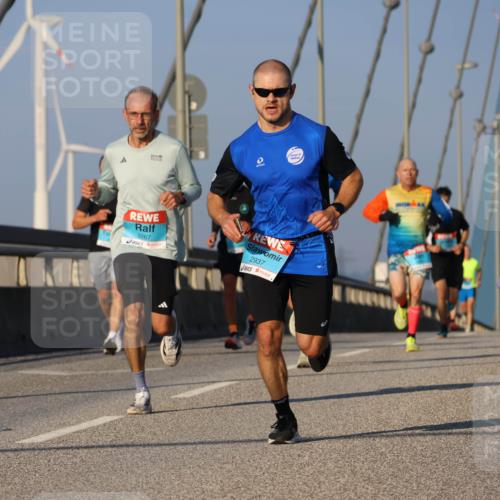 03.10.2025 - Köhlbrandbrückenlauf Strokosch-Dieckow http://msf.ph/oto/9105865 03.10.2025 09:34:10 Position 2 3267, 2937 meine-sportfotos.de