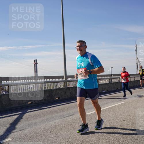 03.10.2025 - Köhlbrandbrückenlauf Michael Burmester http://msf.ph/oto/9105868 03.10.2025 12:49:33 Position 2 6535 meine-sportfotos.de