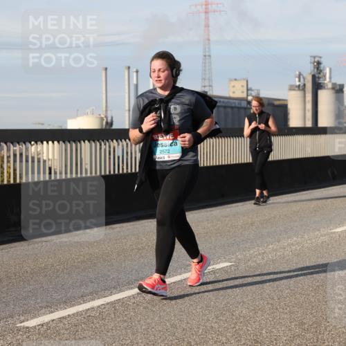 03.10.2025 - Köhlbrandbrückenlauf Lena Gebhardt http://msf.ph/oto/9105893 03.10.2025 10:13:09 Position 2 2572 meine-sportfotos.de