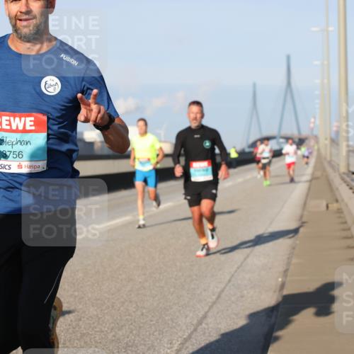03.10.2025 - Köhlbrandbrückenlauf Lena Gebhardt http://msf.ph/oto/9105912 03.10.2025 09:39:10 Position 2 3756 meine-sportfotos.de