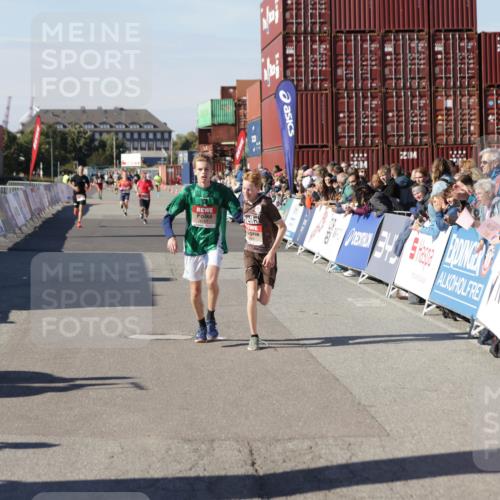 03.10.2025 - Köhlbrandbrückenlauf Jannik Wohlers http://msf.ph/oto/9105919 03.10.2025 12:58:44 Ziel 4084, 4148, 4241, 5824, 6167 meine-sportfotos.de