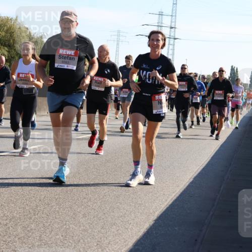 03.10.2025 - Köhlbrandbrückenlauf Strokosch-Dieckow http://msf.ph/oto/9105925 03.10.2025 12:16:34 Position 3 4564, 6563, 4346 meine-sportfotos.de