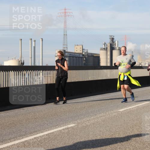03.10.2025 - Köhlbrandbrückenlauf Lena Gebhardt http://msf.ph/oto/9105926 03.10.2025 10:13:10 Position 2  meine-sportfotos.de