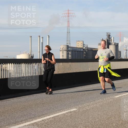 03.10.2025 - Köhlbrandbrückenlauf Lena Gebhardt http://msf.ph/oto/9105934 03.10.2025 10:13:10 Position 2  meine-sportfotos.de