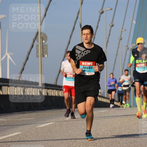 03.10.2025 - Köhlbrandbrückenlauf Strokosch-Dieckow http://msf.ph/oto/9105943 03.10.2025 09:34:19 Position 2 2722 meine-sportfotos.de