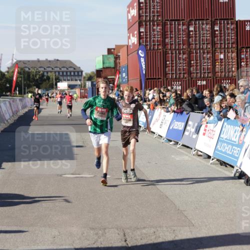 03.10.2025 - Köhlbrandbrückenlauf Jannik Wohlers http://msf.ph/oto/9105944 03.10.2025 12:58:44 Ziel 4084, 4148, 4241, 5824, 6167 meine-sportfotos.de