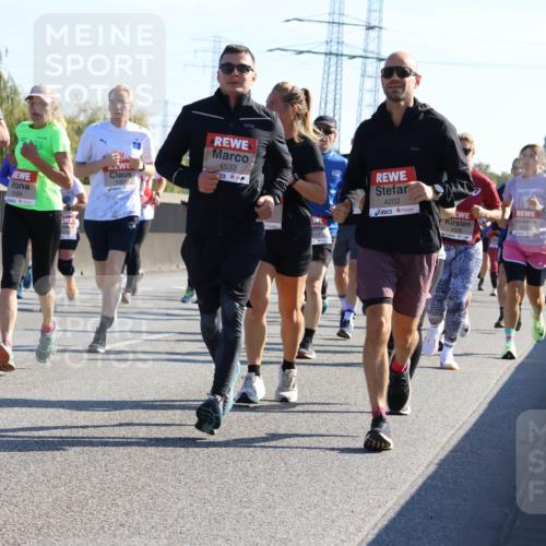 03.10.2025 - Köhlbrandbrückenlauf Strokosch-Dieckow http://msf.ph/oto/9105948 03.10.2025 12:16:37 Position 3 5792, 6184, 5953, 4533, 4202, 517, 6222 meine-sportfotos.de
