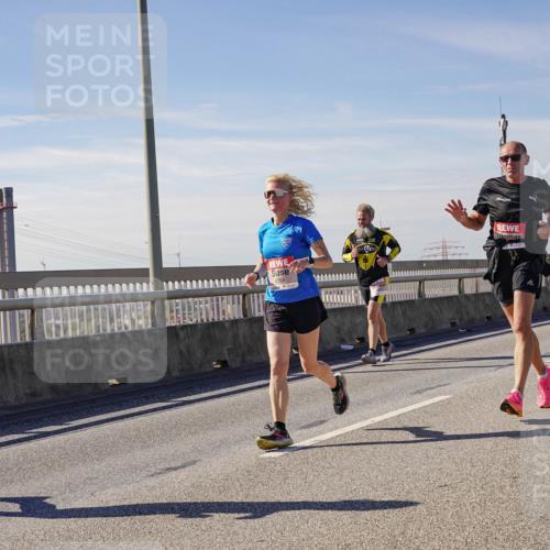 03.10.2025 - Köhlbrandbrückenlauf Michael Burmester http://msf.ph/oto/9105949 03.10.2025 12:49:36 Position 2 6418 meine-sportfotos.de