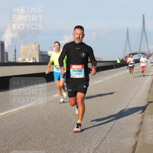 03.10.2025 - Köhlbrandbrückenlauf Lena Gebhardt http://msf.ph/oto/9105952 03.10.2025 09:39:11 Position 2 3269 meine-sportfotos.de