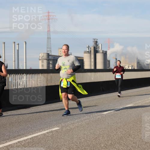 03.10.2025 - Köhlbrandbrückenlauf Lena Gebhardt http://msf.ph/oto/9105961 03.10.2025 10:13:11 Position 2  meine-sportfotos.de