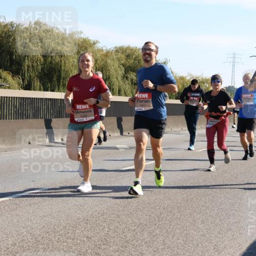 03.10.2025 - Köhlbrandbrückenlauf Strokosch-Dieckow http://msf.ph/oto/9105968 03.10.2025 12:16:46 Position 3 4328, 4327, 2025, 6658 meine-sportfotos.de