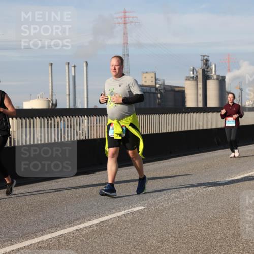 03.10.2025 - Köhlbrandbrückenlauf Lena Gebhardt http://msf.ph/oto/9105978 03.10.2025 10:13:12 Position 2  meine-sportfotos.de