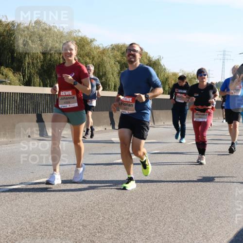 03.10.2025 - Köhlbrandbrückenlauf Strokosch-Dieckow http://msf.ph/oto/9105979 03.10.2025 12:16:46 Position 3 4328, 4327, 2025, 2022, 6658 meine-sportfotos.de