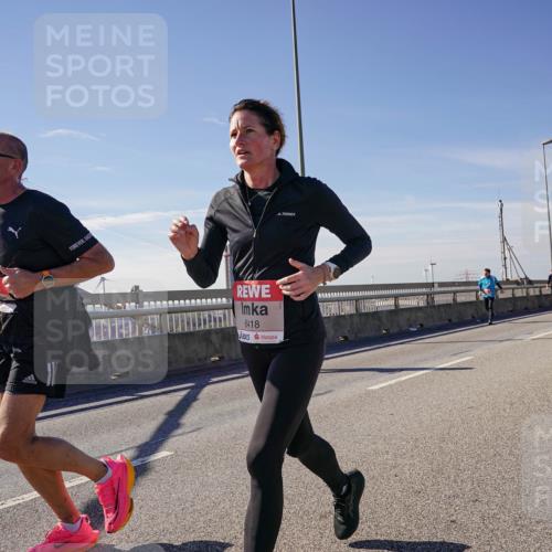 03.10.2025 - Köhlbrandbrückenlauf Michael Burmester http://msf.ph/oto/9105993 03.10.2025 12:49:38 Position 2 6418 meine-sportfotos.de