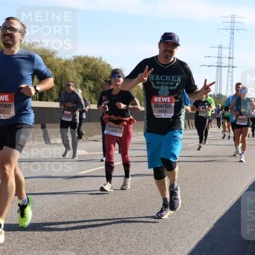 03.10.2025 - Köhlbrandbrückenlauf Strokosch-Dieckow http://msf.ph/oto/9105994 03.10.2025 12:16:47 Position 3 4327, 5641, 2025, 6658 meine-sportfotos.de