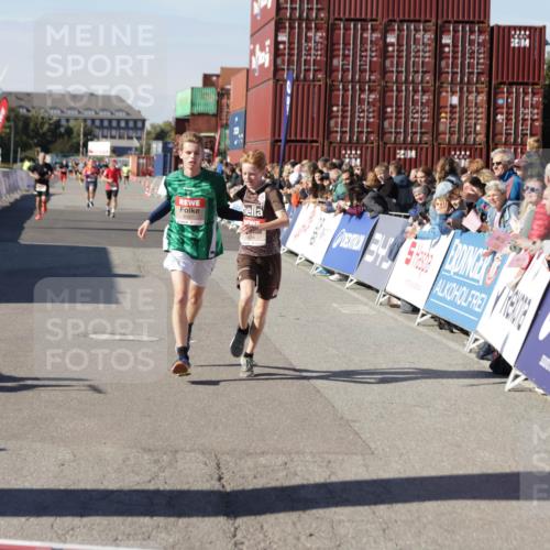 03.10.2025 - Köhlbrandbrückenlauf Jannik Wohlers http://msf.ph/oto/9105999 03.10.2025 12:58:44 Ziel 4084, 4148, 4241, 5824, 6167 meine-sportfotos.de