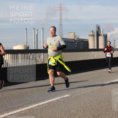 03.10.2025 - Köhlbrandbrückenlauf Lena Gebhardt http://msf.ph/oto/9106000 03.10.2025 10:13:12 Position 2  meine-sportfotos.de