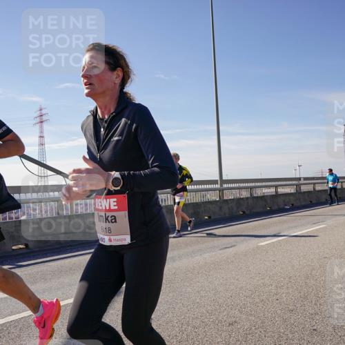 03.10.2025 - Köhlbrandbrückenlauf Michael Burmester http://msf.ph/oto/9106007 03.10.2025 12:49:38 Position 2 6418 meine-sportfotos.de