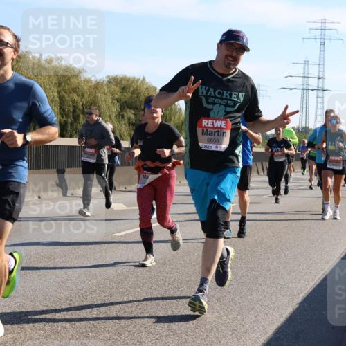 03.10.2025 - Köhlbrandbrückenlauf Strokosch-Dieckow http://msf.ph/oto/9106009 03.10.2025 12:16:47 Position 3 4327, 2025, 6658 meine-sportfotos.de