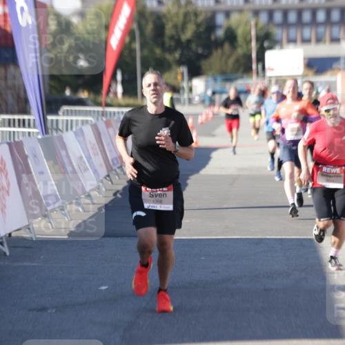 03.10.2025 - Köhlbrandbrückenlauf Jannik Wohlers http://msf.ph/oto/9106021 03.10.2025 12:58:50 Ziel 4368, 5824, 5955, 6167, 6611 meine-sportfotos.de