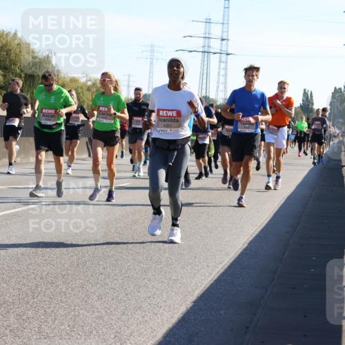03.10.2025 - Köhlbrandbrückenlauf Strokosch-Dieckow http://msf.ph/oto/9106060 03.10.2025 12:16:51 Position 3 5637, 6348, 4351 meine-sportfotos.de