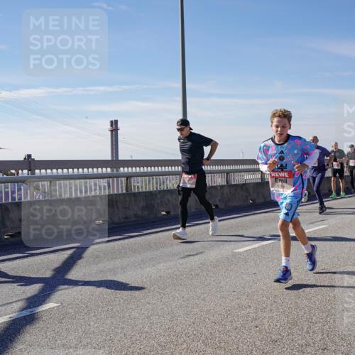03.10.2025 - Köhlbrandbrückenlauf Michael Burmester http://msf.ph/oto/9106062 03.10.2025 12:49:43 Position 2 4745 meine-sportfotos.de