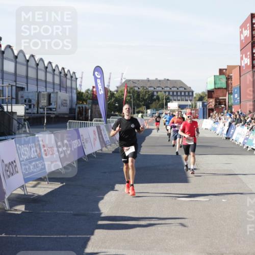 03.10.2025 - Köhlbrandbrückenlauf Jannik Wohlers http://msf.ph/oto/9106063 03.10.2025 12:58:51 Ziel 4368, 5824, 5955, 6167, 6611, 6674 meine-sportfotos.de