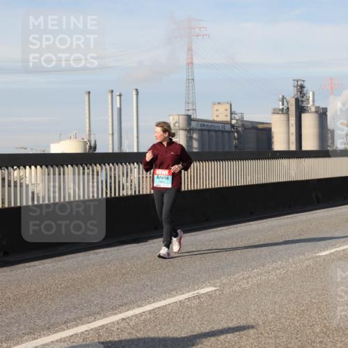 03.10.2025 - Köhlbrandbrückenlauf Lena Gebhardt http://msf.ph/oto/9106066 03.10.2025 10:13:15 Position 2 1982 meine-sportfotos.de
