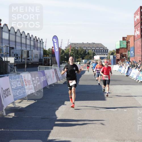 03.10.2025 - Köhlbrandbrückenlauf Jannik Wohlers http://msf.ph/oto/9106071 03.10.2025 12:58:51 Ziel 4368, 5824, 5955, 6167, 6611, 6674 meine-sportfotos.de