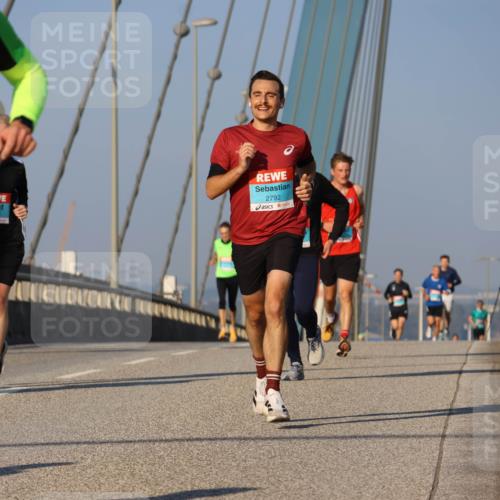 03.10.2025 - Köhlbrandbrückenlauf Strokosch-Dieckow http://msf.ph/oto/9106075 03.10.2025 09:34:33 Position 2 2705, 1029, 2792 meine-sportfotos.de