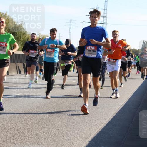 03.10.2025 - Köhlbrandbrückenlauf Strokosch-Dieckow http://msf.ph/oto/9106076 03.10.2025 12:16:53 Position 3 6348, 6534, 6562, 4062 meine-sportfotos.de