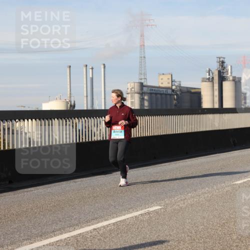 03.10.2025 - Köhlbrandbrückenlauf Lena Gebhardt http://msf.ph/oto/9106088 03.10.2025 10:13:15 Position 2 1982 meine-sportfotos.de