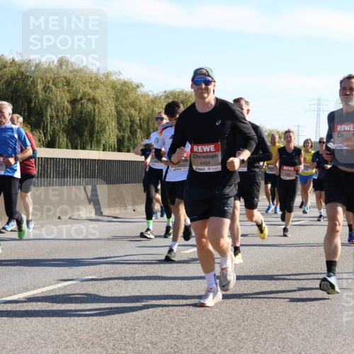 03.10.2025 - Köhlbrandbrückenlauf Strokosch-Dieckow http://msf.ph/oto/9106109 03.10.2025 12:17:00 Position 3 4494, 193 meine-sportfotos.de