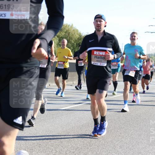 03.10.2025 - Köhlbrandbrückenlauf Strokosch-Dieckow http://msf.ph/oto/9106136 03.10.2025 12:17:02 Position 3 6193, 4643, 21, 4381 meine-sportfotos.de