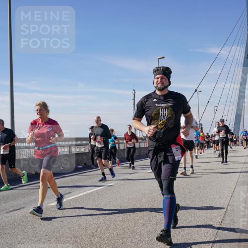 03.10.2025 - Köhlbrandbrückenlauf Michael Burmester http://msf.ph/oto/9106143 03.10.2025 12:49:46 Position 2  meine-sportfotos.de