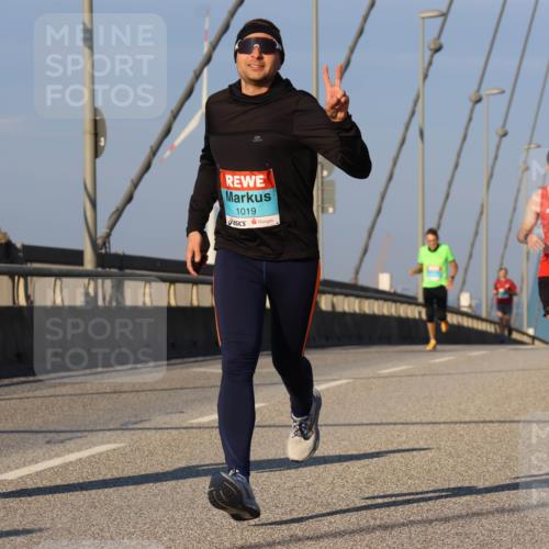 03.10.2025 - Köhlbrandbrückenlauf Strokosch-Dieckow http://msf.ph/oto/9106144 03.10.2025 09:34:38 Position 2 1019 meine-sportfotos.de
