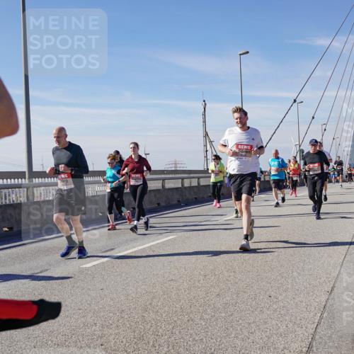 03.10.2025 - Köhlbrandbrückenlauf Michael Burmester http://msf.ph/oto/9106154 03.10.2025 12:49:48 Position 2 6331 meine-sportfotos.de