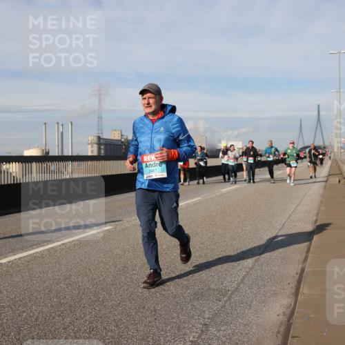 03.10.2025 - Köhlbrandbrückenlauf Lena Gebhardt http://msf.ph/oto/9106163 03.10.2025 10:13:17 Position 2 2487 meine-sportfotos.de