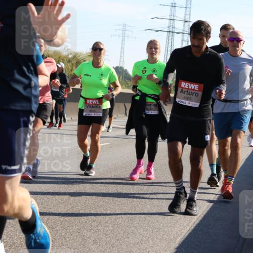 03.10.2025 - Köhlbrandbrückenlauf Strokosch-Dieckow http://msf.ph/oto/9106166 03.10.2025 12:17:06 Position 3 6366, 6252, 6249, 4665 meine-sportfotos.de