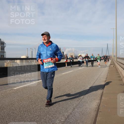 03.10.2025 - Köhlbrandbrückenlauf Lena Gebhardt http://msf.ph/oto/9106198 03.10.2025 10:13:17 Position 2 2487 meine-sportfotos.de