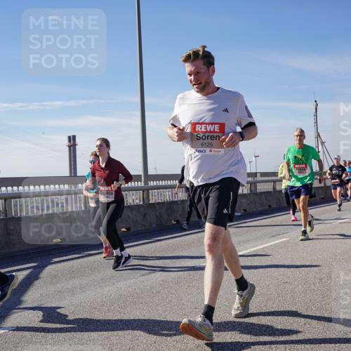 03.10.2025 - Köhlbrandbrückenlauf Michael Burmester http://msf.ph/oto/9106202 03.10.2025 12:49:49 Position 2 678, 6125 meine-sportfotos.de