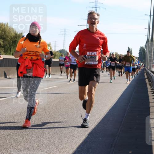 03.10.2025 - Köhlbrandbrückenlauf Strokosch-Dieckow http://msf.ph/oto/9106219 03.10.2025 12:17:16 Position 3 244, 6175 meine-sportfotos.de