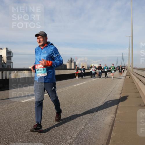 03.10.2025 - Köhlbrandbrückenlauf Lena Gebhardt http://msf.ph/oto/9106230 03.10.2025 10:13:18 Position 2 2487 meine-sportfotos.de