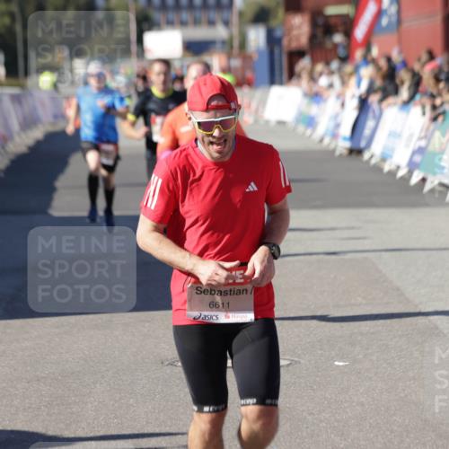 03.10.2025 - Köhlbrandbrückenlauf Jannik Wohlers http://msf.ph/oto/9106231 03.10.2025 12:58:54 Ziel 4126, 4368, 5824, 5955, 6167, 6611, 6674 meine-sportfotos.de