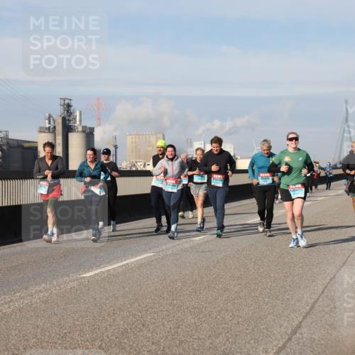 03.10.2025 - Köhlbrandbrückenlauf Lena Gebhardt http://msf.ph/oto/9106245 03.10.2025 10:13:19 Position 2  meine-sportfotos.de