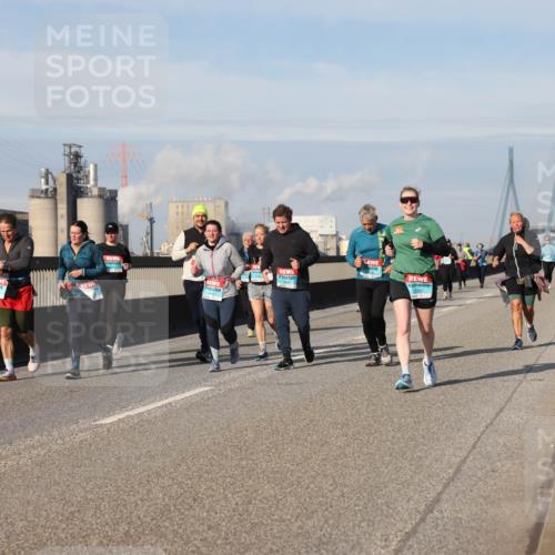 03.10.2025 - Köhlbrandbrückenlauf Lena Gebhardt http://msf.ph/oto/9106257 03.10.2025 10:13:19 Position 2 2260 meine-sportfotos.de