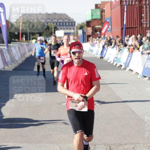 03.10.2025 - Köhlbrandbrückenlauf Jannik Wohlers http://msf.ph/oto/9106262 03.10.2025 12:58:55 Ziel 4126, 4368, 5824, 5955, 6167, 6611, 6674 meine-sportfotos.de