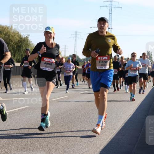 03.10.2025 - Köhlbrandbrückenlauf Strokosch-Dieckow http://msf.ph/oto/9106265 03.10.2025 12:17:22 Position 3 4588, 4806, 4794 meine-sportfotos.de