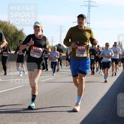 03.10.2025 - Köhlbrandbrückenlauf Strokosch-Dieckow http://msf.ph/oto/9106270 03.10.2025 12:17:22 Position 3 4588, 4794, 4806 meine-sportfotos.de