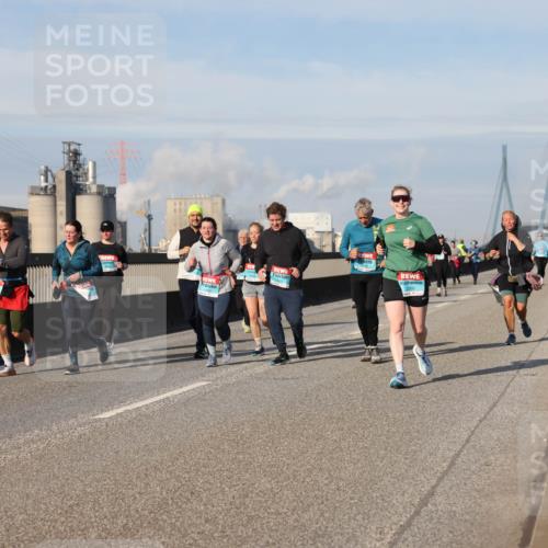 03.10.2025 - Köhlbrandbrückenlauf Lena Gebhardt http://msf.ph/oto/9106271 03.10.2025 10:13:19 Position 2 2260 meine-sportfotos.de